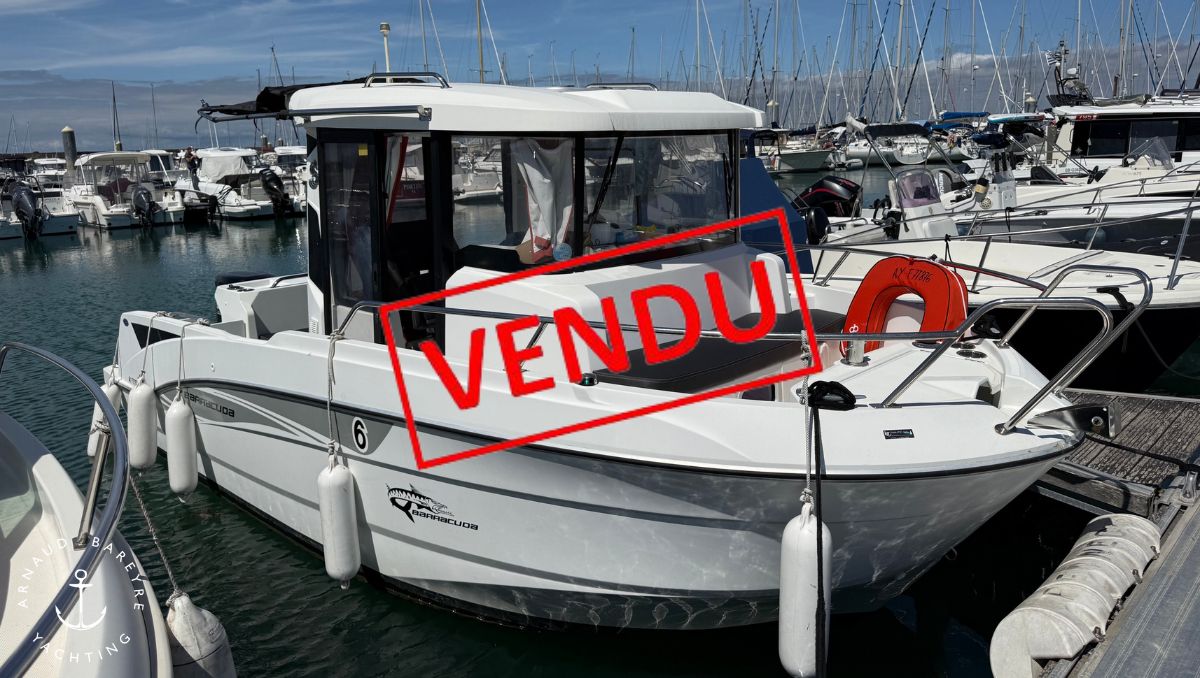 Bateau occasion Arnaud Bareyre Yachting - Bénéteau Barracuda 6 de 2018 moteur Suzuki DF115 ATX